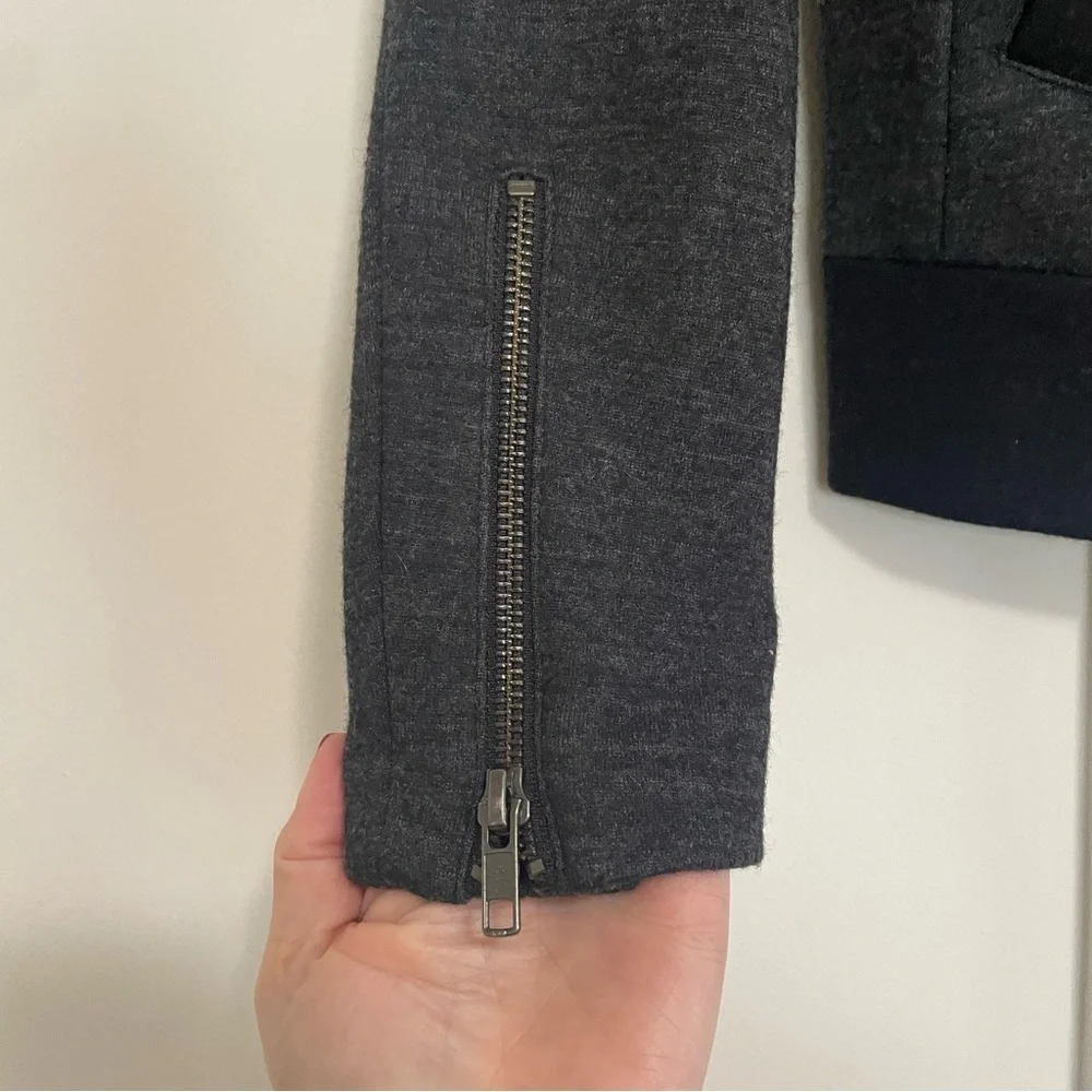 J.Crew Black Gray Wool Blend Offset Zipper Size 0